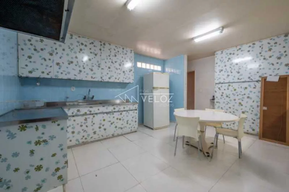 Apartamento à venda com 4 quartos, 297m² - Foto 4