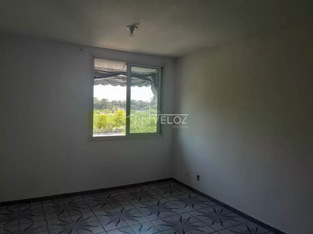 Apartamento à venda com 3 quartos, 74m² - Foto 2