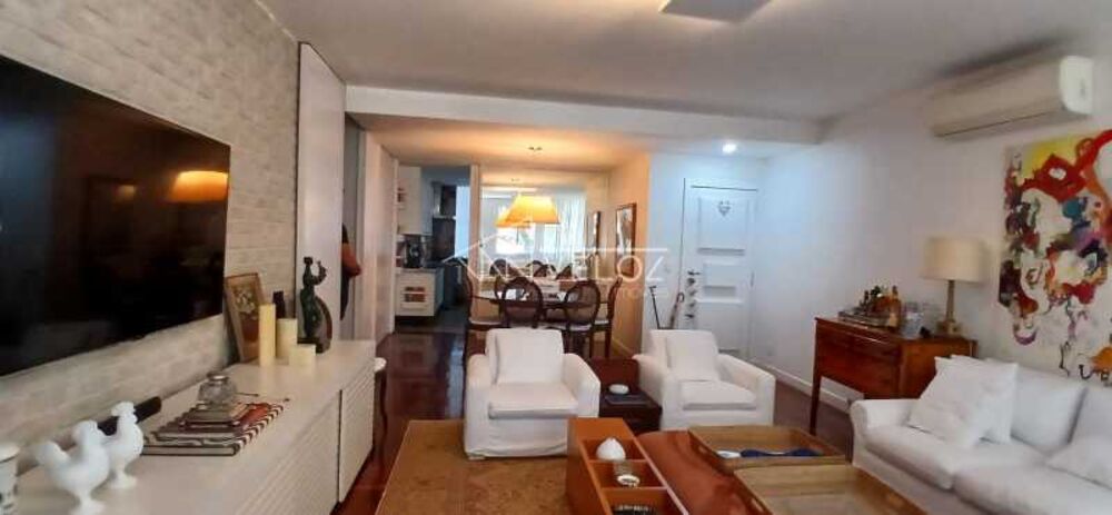 Apartamento à venda com 3 quartos, 160m² - Foto 1
