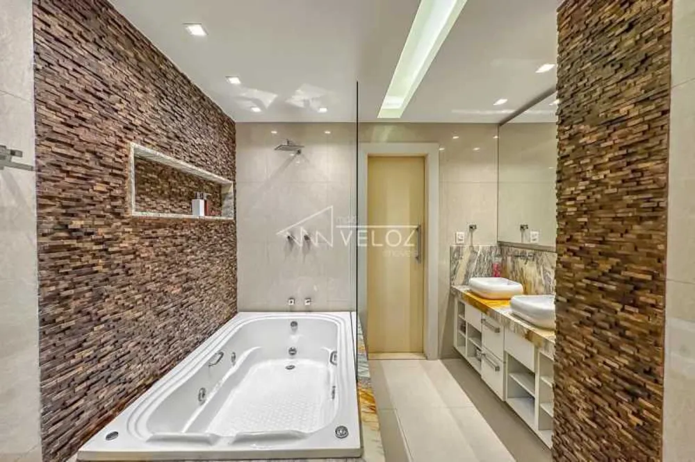 Apartamento, 3 quartos, 220 m² - Foto 2