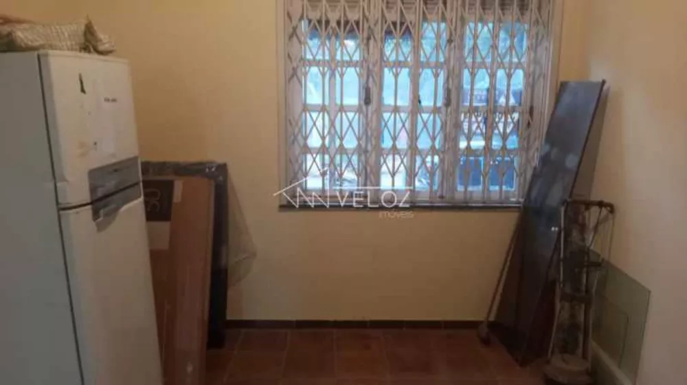 Apartamento à venda com 2 quartos, 61m² - Foto 2