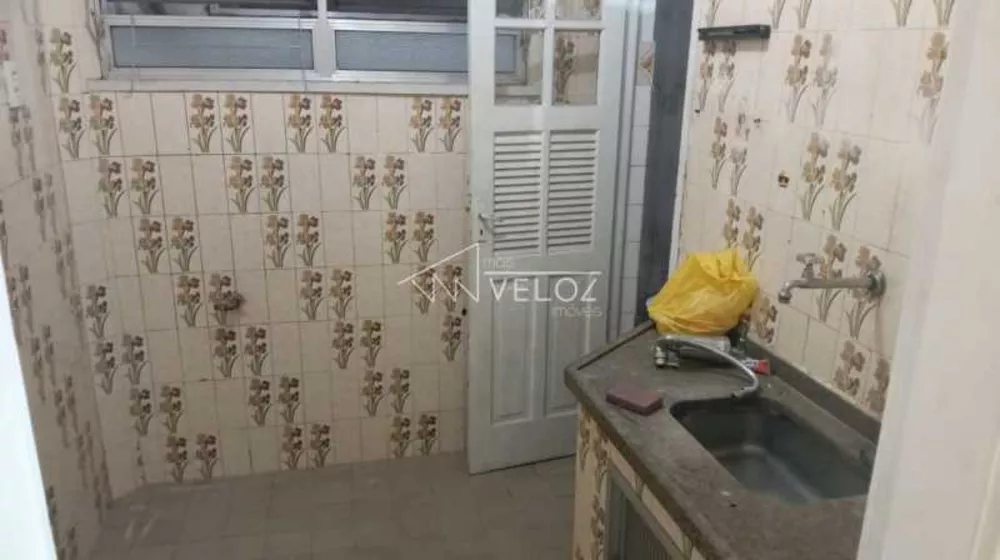 Apartamento à venda com 2 quartos, 61m² - Foto 4