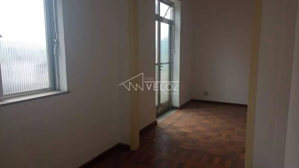 Apartamento à venda com 3 quartos, 95m² - Foto 4