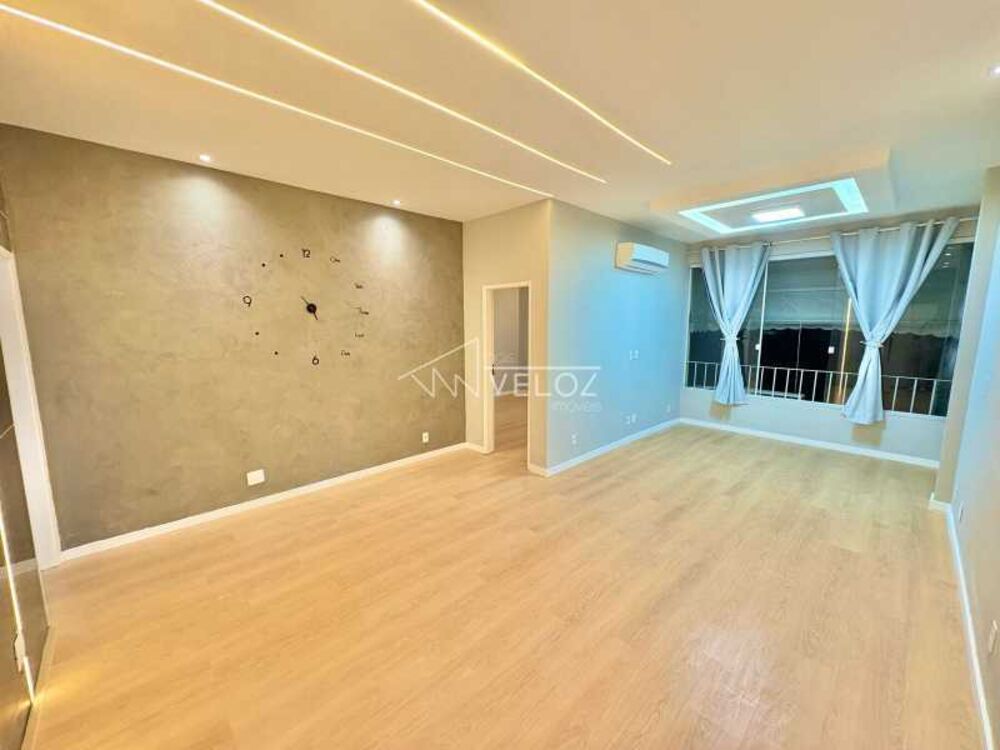 Apartamento à venda com 3 quartos, 120m² - Foto 1