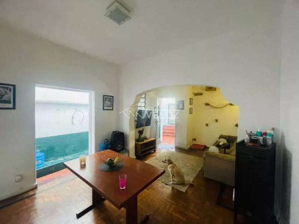 Apartamento à venda com 3 quartos, 90m² - Foto 1