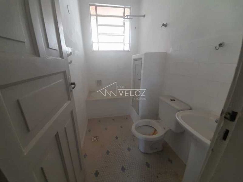 Apartamento à venda com 2 quartos, 76m² - Foto 4