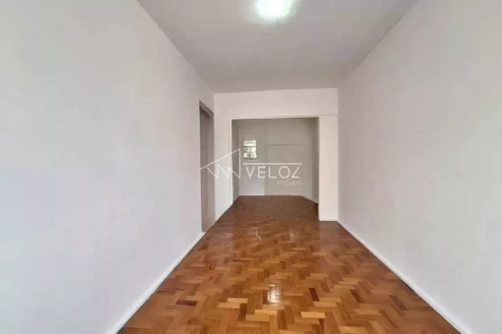 Apartamento à venda com 2 quartos, 77m² - Foto 4