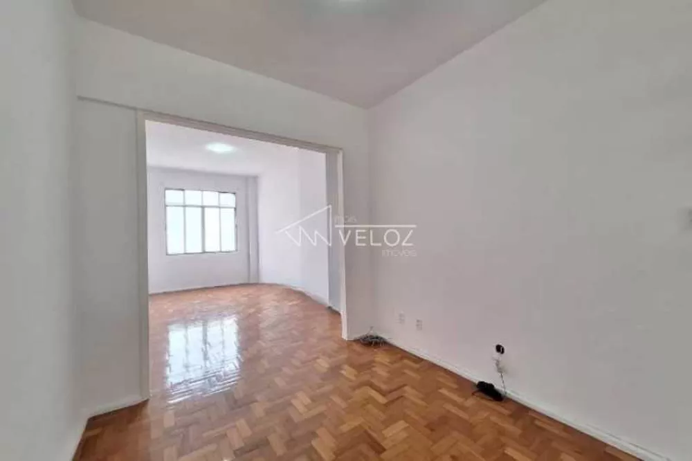 Apartamento à venda com 2 quartos, 77m² - Foto 1