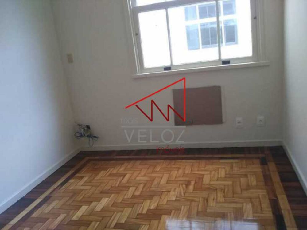 Apartamento à venda com 3 quartos, 140m² - Foto 2