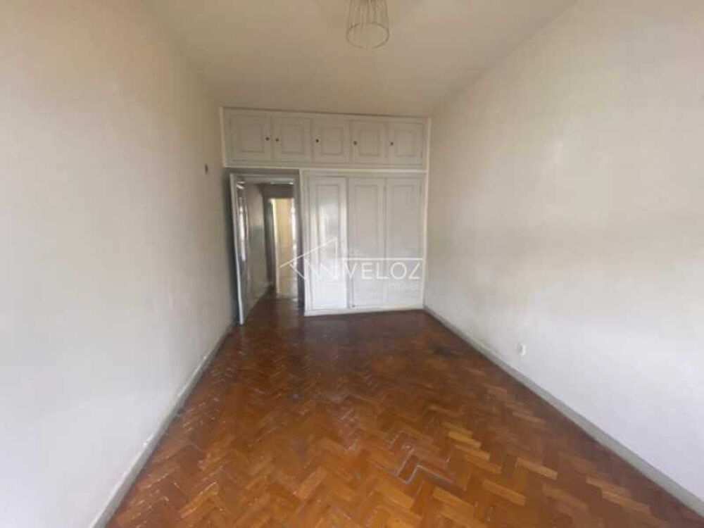 Apartamento à venda com 3 quartos, 138m² - Foto 3