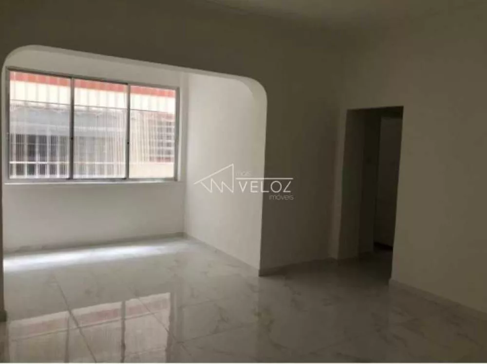 Apartamento à venda com 2 quartos, 103m² - Foto 2