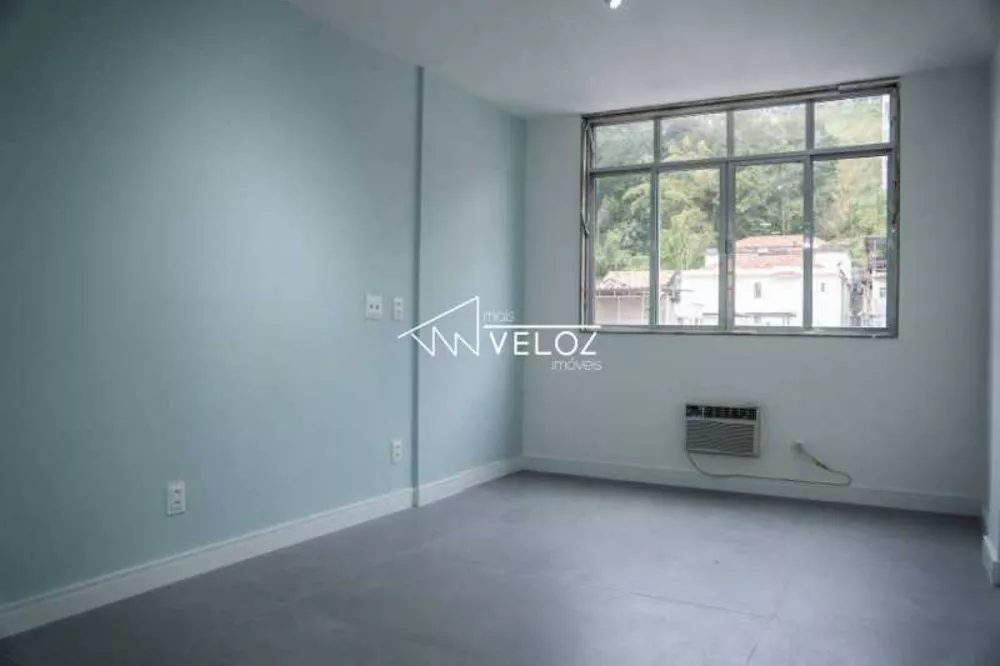 Apartamento à venda com 2 quartos, 65m² - Foto 4