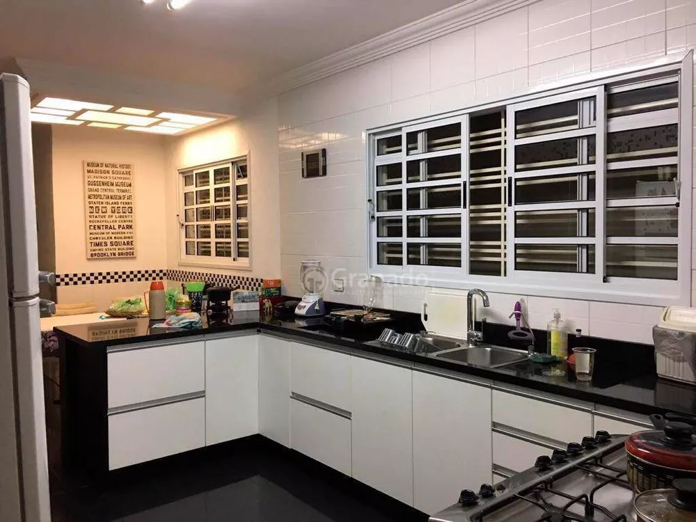 Sobrado, 3 quartos, 330 m² - Foto 4