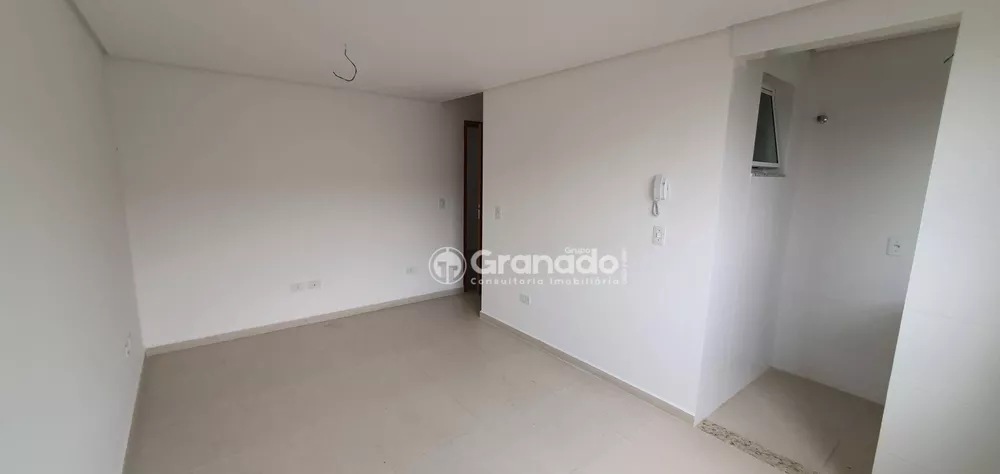 Apartamento à venda com 2 quartos, 49m² - Foto 2