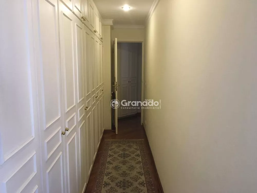 Apartamento à venda com 4 quartos, 200m² - Foto 4