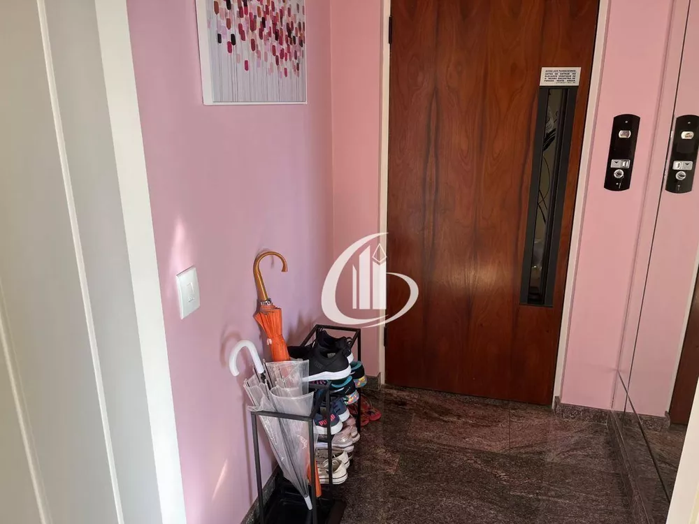 Apartamento à venda com 3 quartos, 150m² - Foto 2