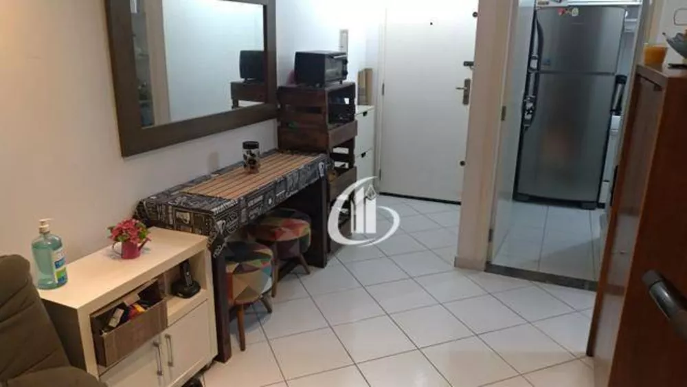 Apartamento à venda com 1 quarto, 42m² - Foto 2