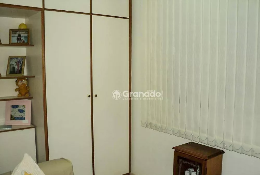 Apartamento à venda com 3 quartos, 100m² - Foto 2