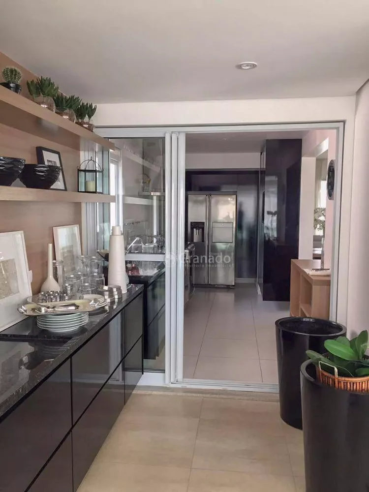 Apartamento, 3 quartos, 140 m² - Foto 2