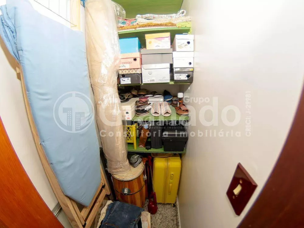 Apartamento à venda com 3 quartos, 90m² - Foto 2
