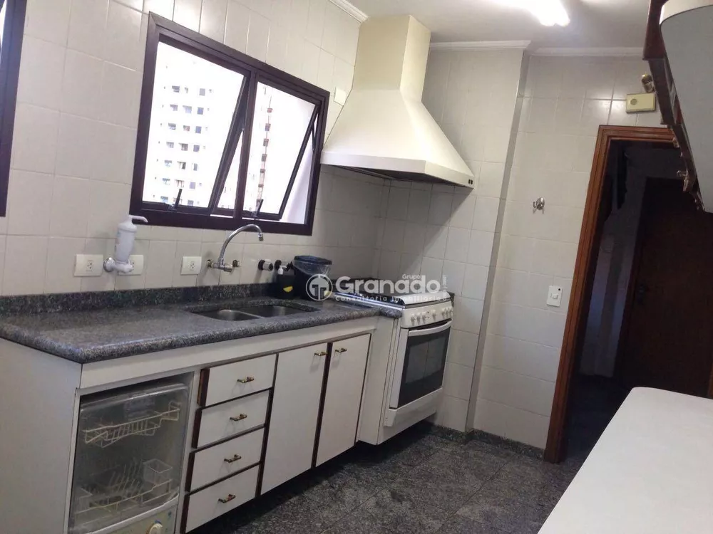 Apartamento à venda com 4 quartos, 159m² - Foto 6