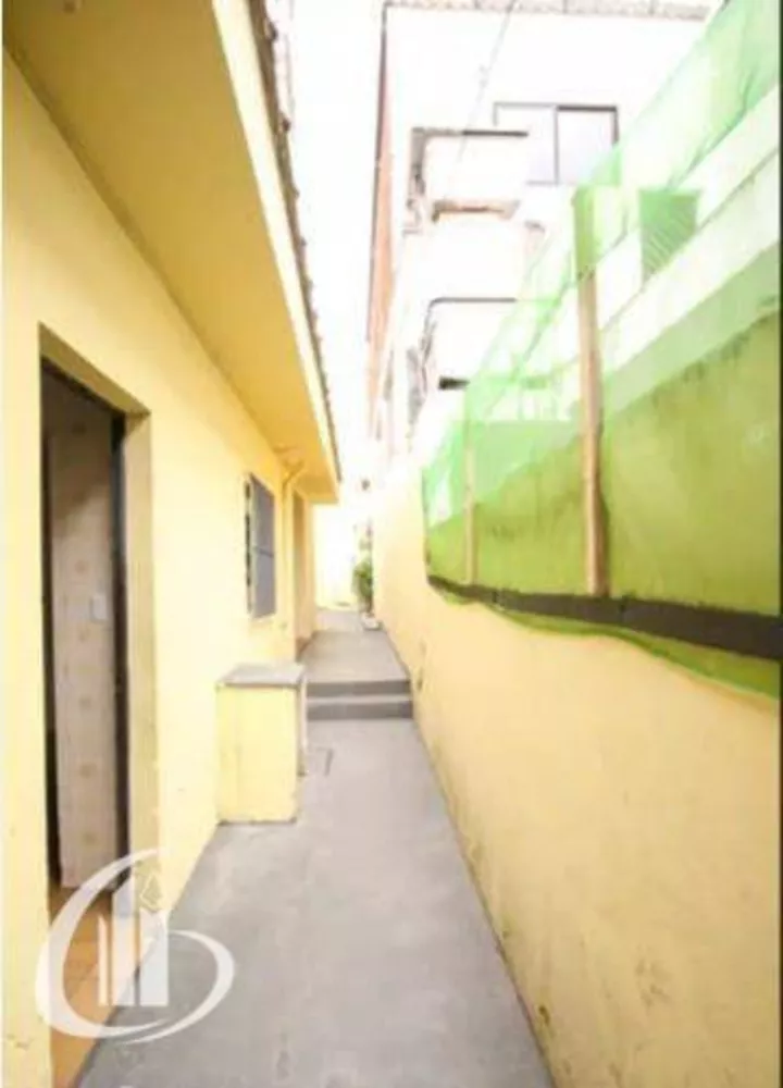 Sobrado à venda com 3 quartos, 200m² - Foto 2