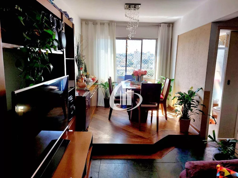 Apartamento à venda com 2 quartos, 70m² - Foto 1