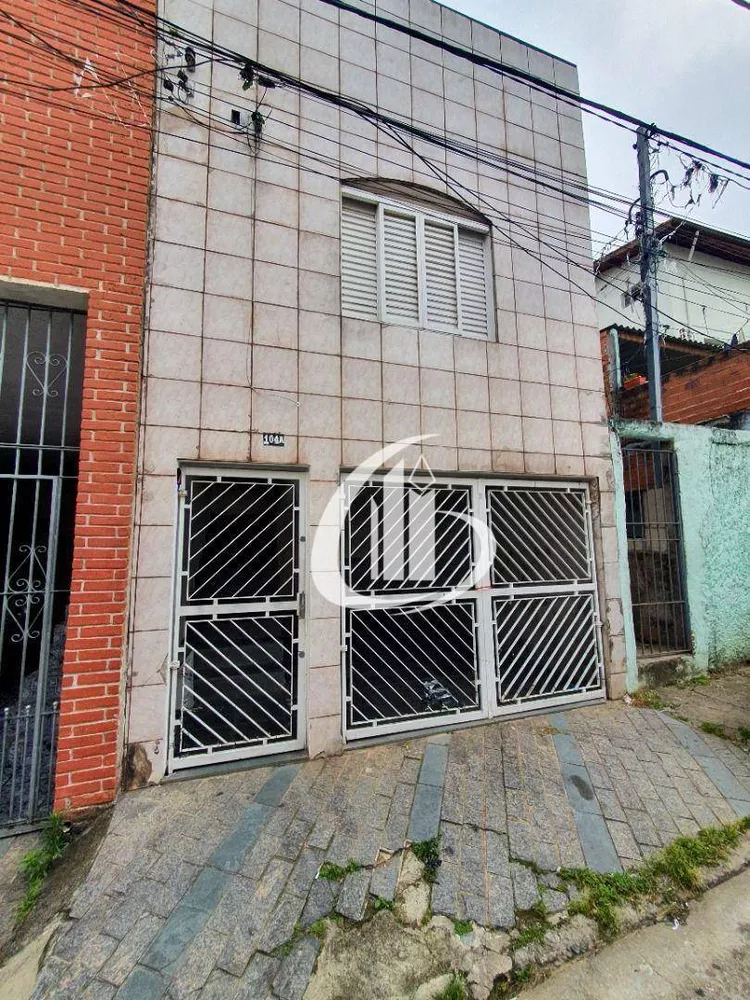 Sobrado à venda com 3 quartos, 250m² - Foto 1