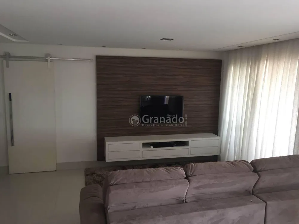 Apartamento, 3 quartos, 130 m² - Foto 1