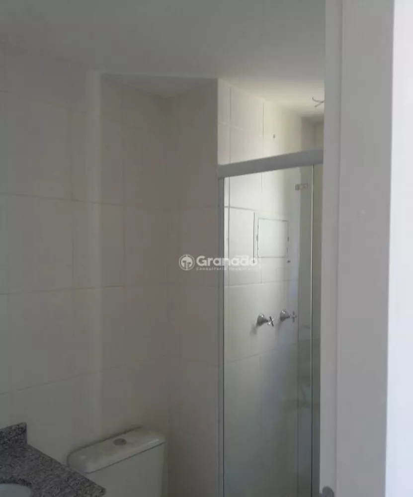 Apartamento à venda com 3 quartos, 71m² - Foto 2