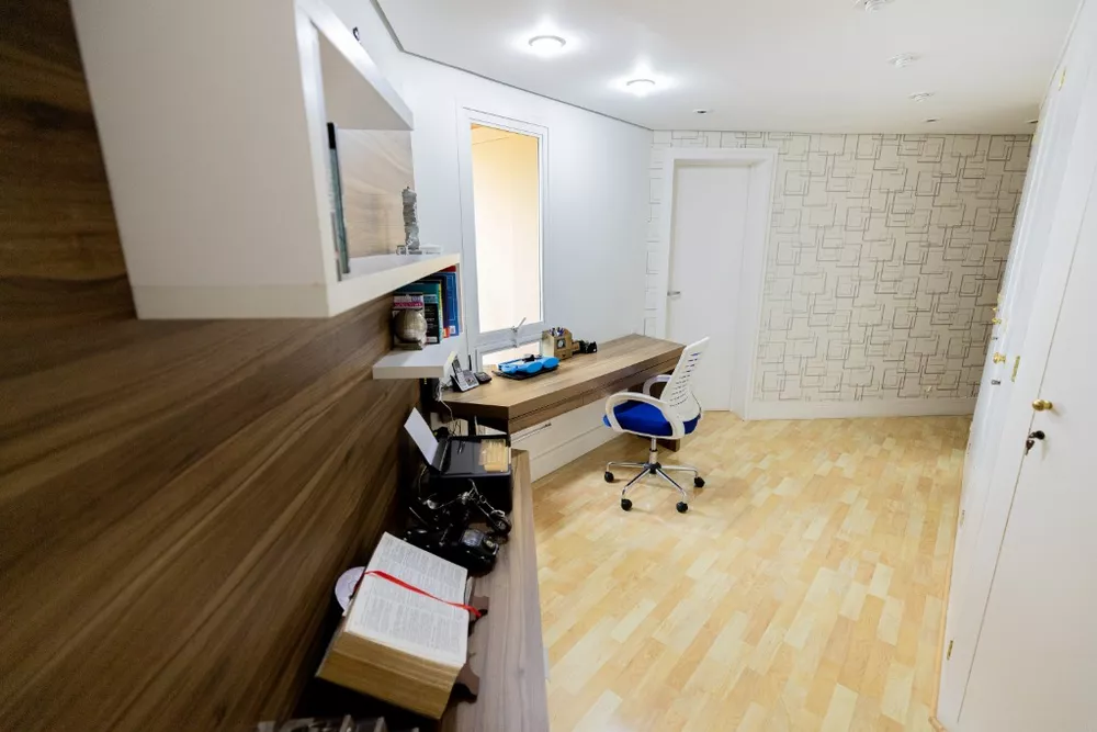 Apartamento à venda com 3 quartos, 211m² - Foto 8