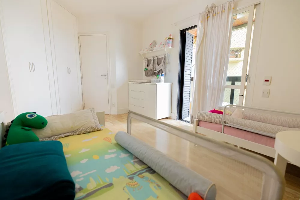 Apartamento à venda com 3 quartos, 211m² - Foto 3