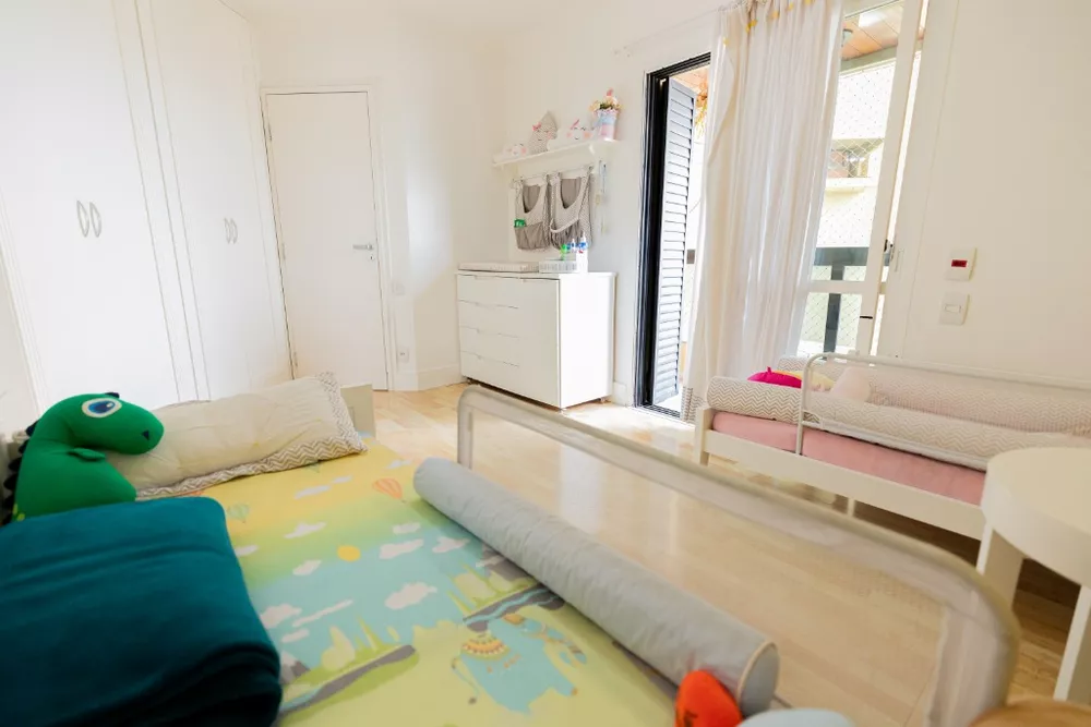 Apartamento à venda com 3 quartos, 211m² - Foto 4