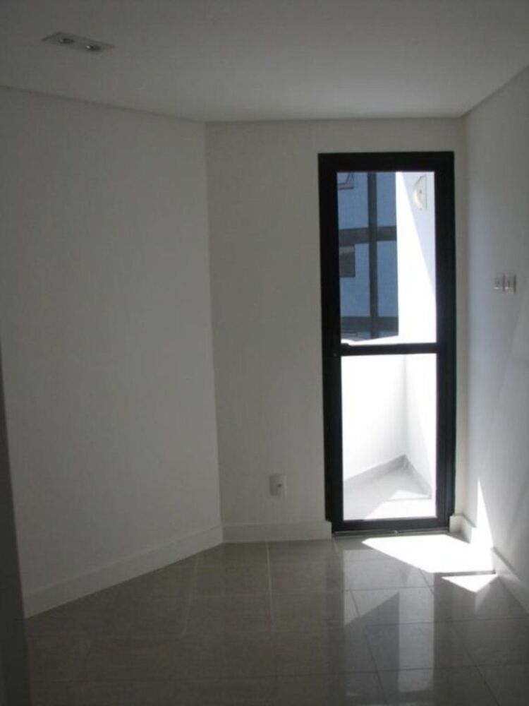 Apartamento, 1 quarto, 32 m² - Foto 2