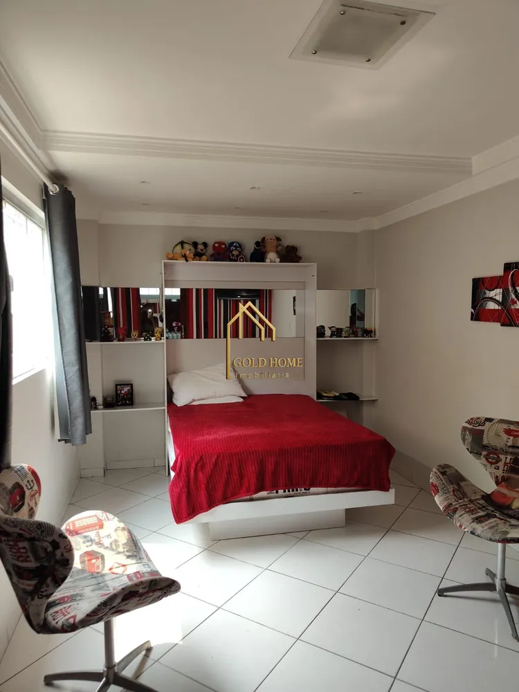 Casa, 5 quartos, 220 m² - Foto 1