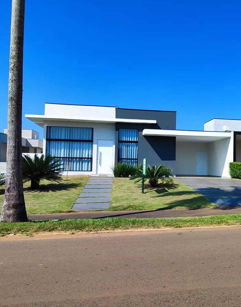 Casa à venda com 3 quartos, 450m² - Foto 1