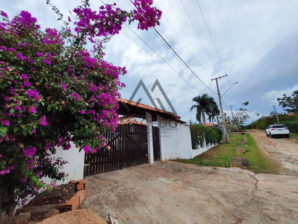 Casa de Condomínio à venda com 3 quartos, 1000m² - Foto 1