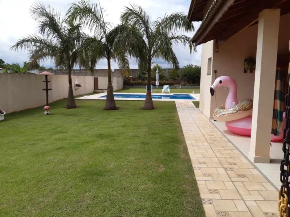 Casa de Condomínio à venda com 3 quartos, 250m² - Foto 2