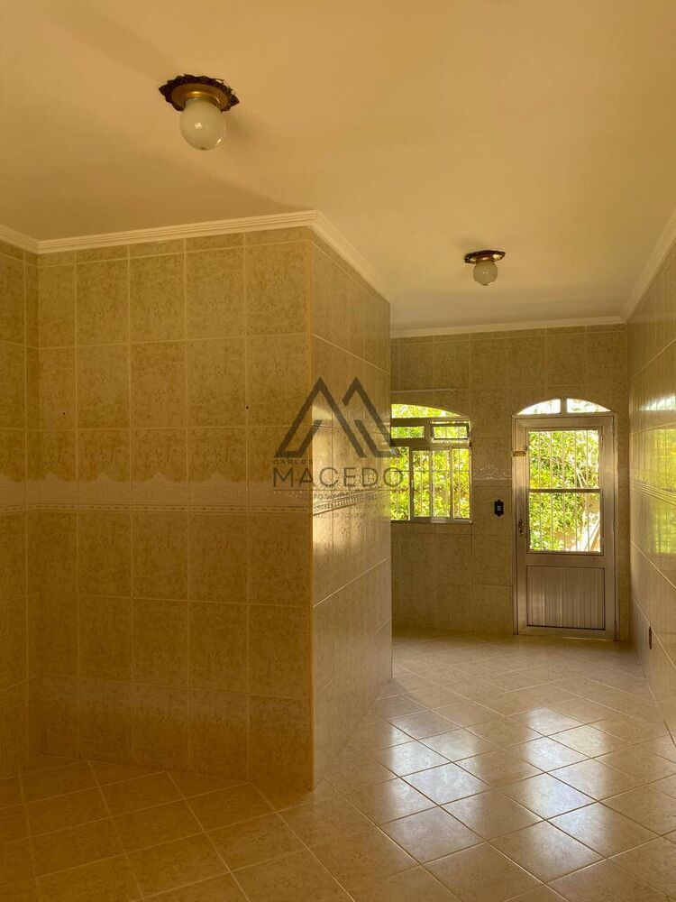 Casa à venda com 2 quartos, 250m² - Foto 6