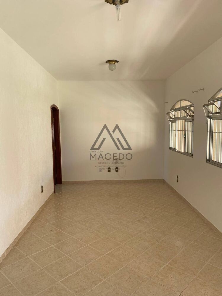 Casa à venda com 2 quartos, 250m² - Foto 4