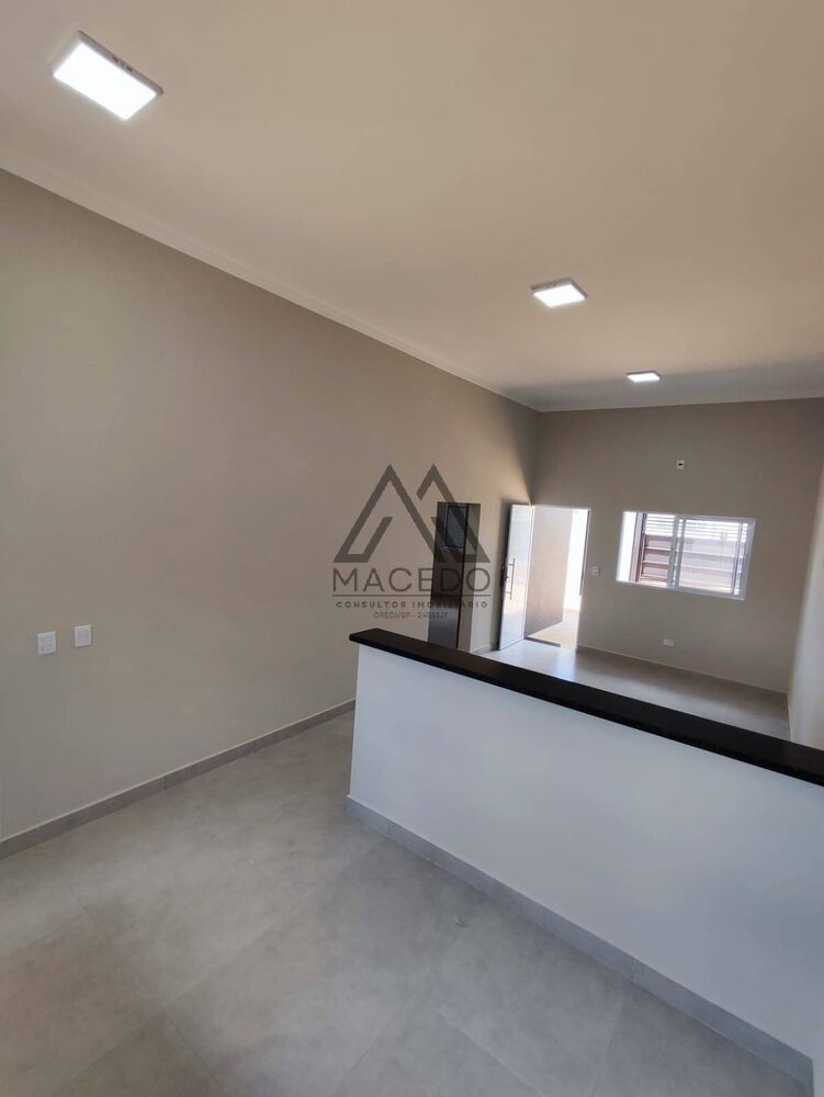 Casa à venda com 2 quartos, 200m² - Foto 2
