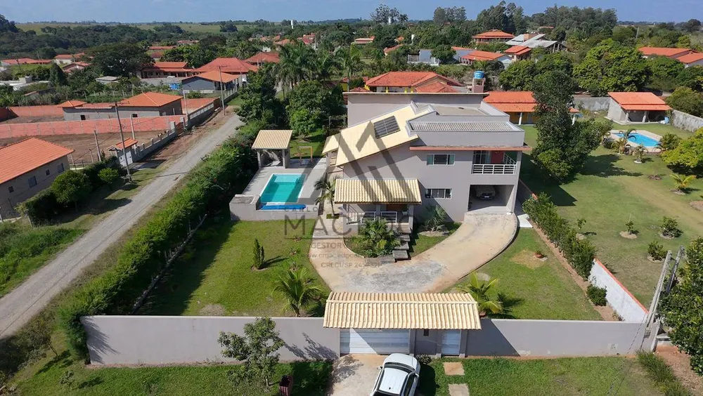 Chácara, 4 quartos, 2148 m² - Foto 1