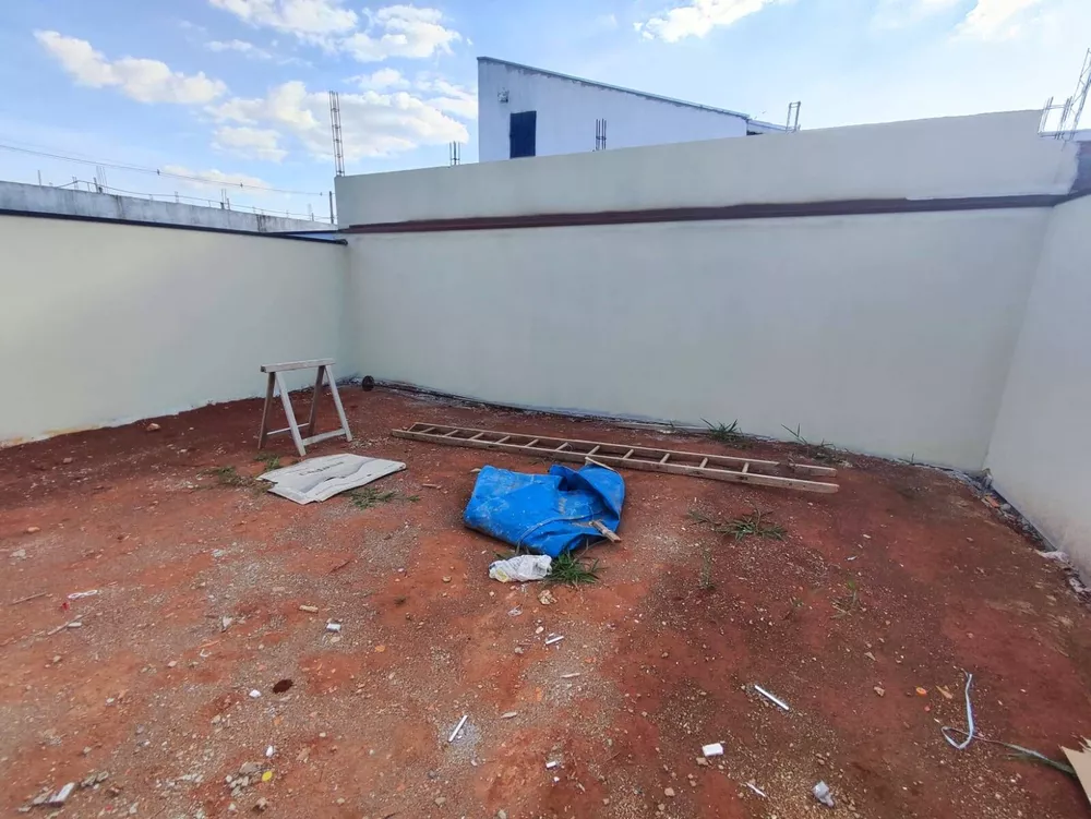 Casa à venda com 2 quartos, 200m² - Foto 5