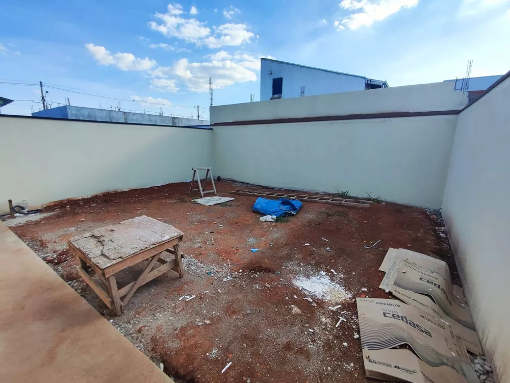 Casa à venda com 2 quartos, 200m² - Foto 6