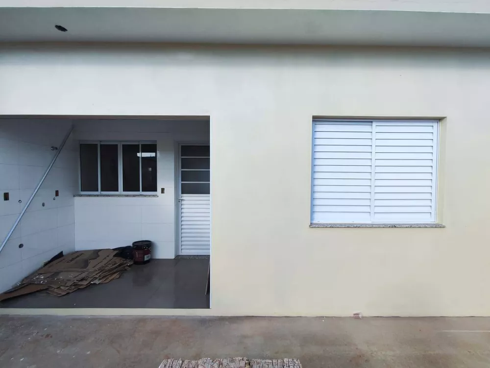 Casa à venda com 2 quartos, 200m² - Foto 4