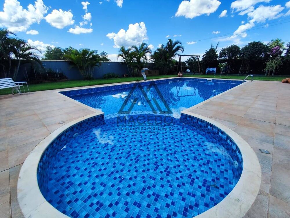 Casa de Condomínio à venda com 4 quartos, 1350m² - Foto 1