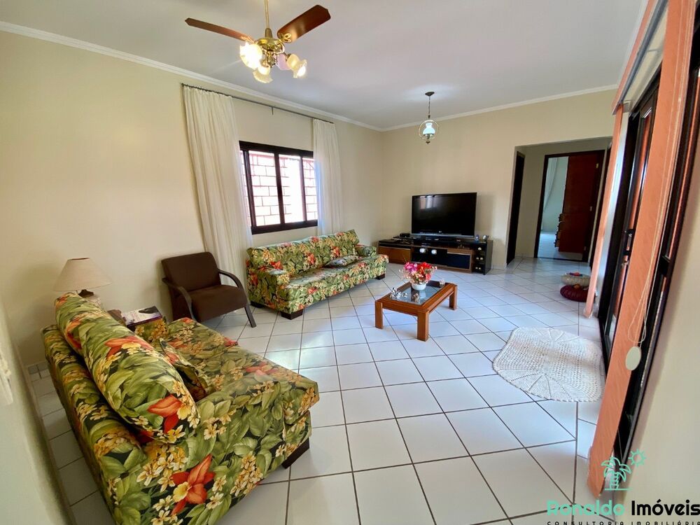 Casa à venda com 2 quartos, 178m² - Foto 3