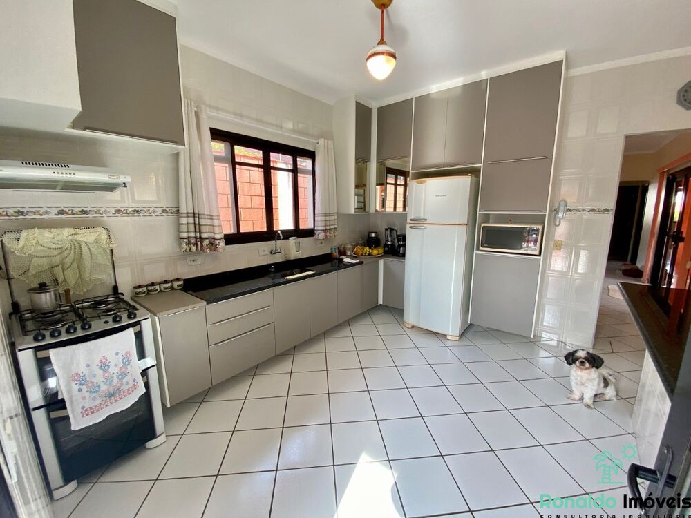 Casa à venda com 2 quartos, 178m² - Foto 4
