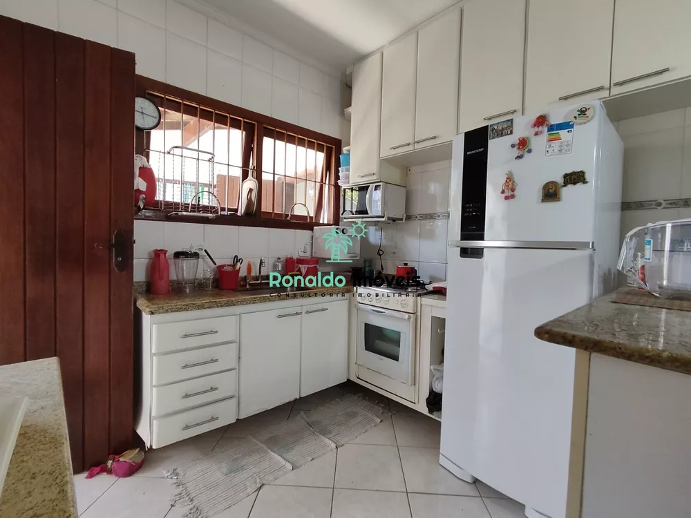 Casa à venda com 4 quartos, 130m² - Foto 4