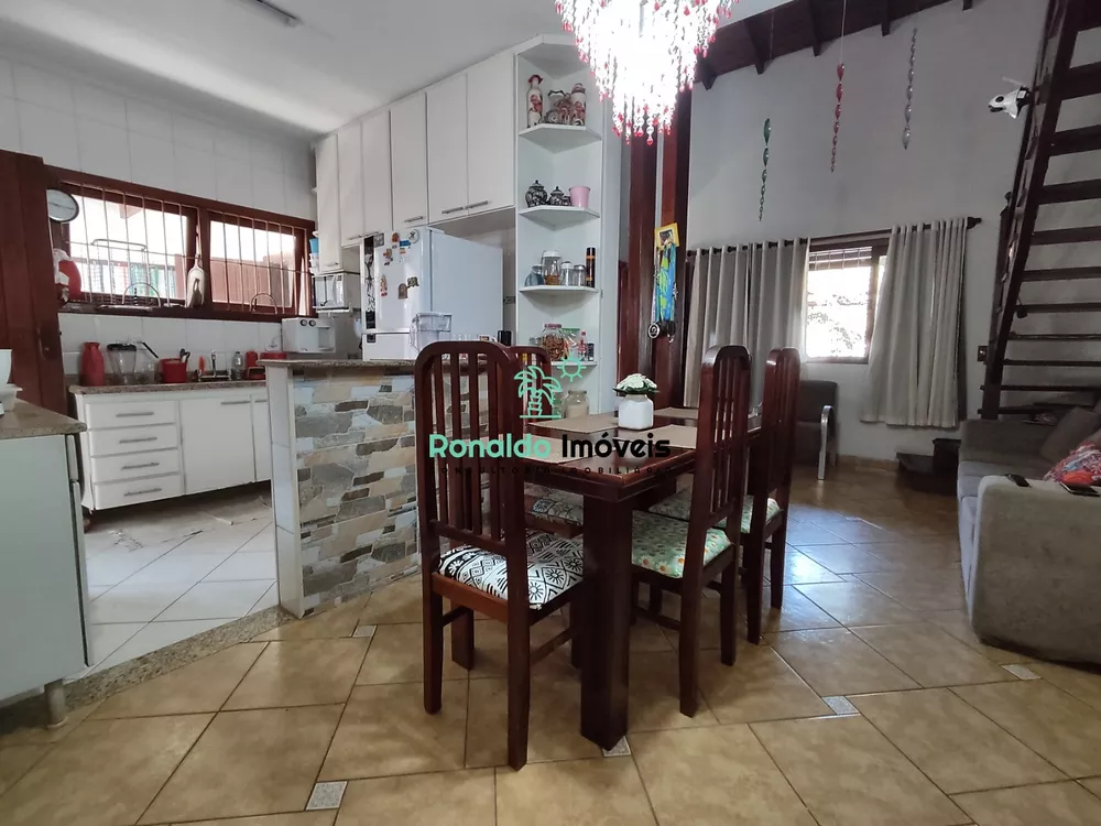 Casa à venda com 4 quartos, 130m² - Foto 3